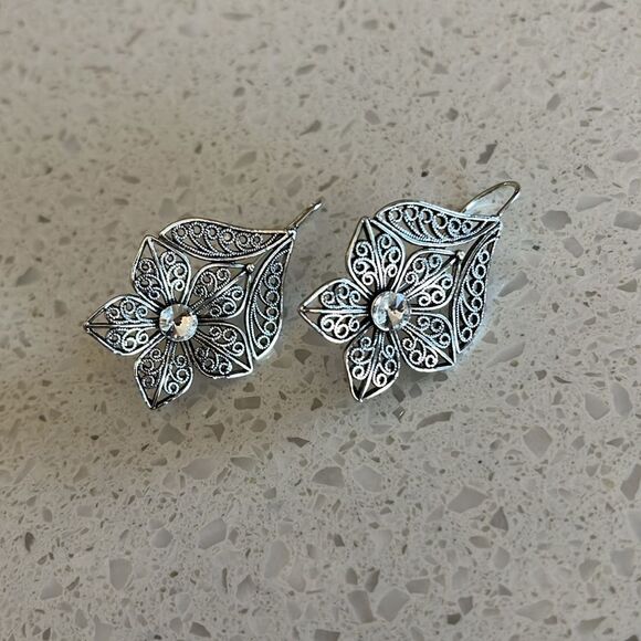 Vintage Style Zinc Alloy Rhinestone Decor Flower Design Earrings - Picture 4 of 8